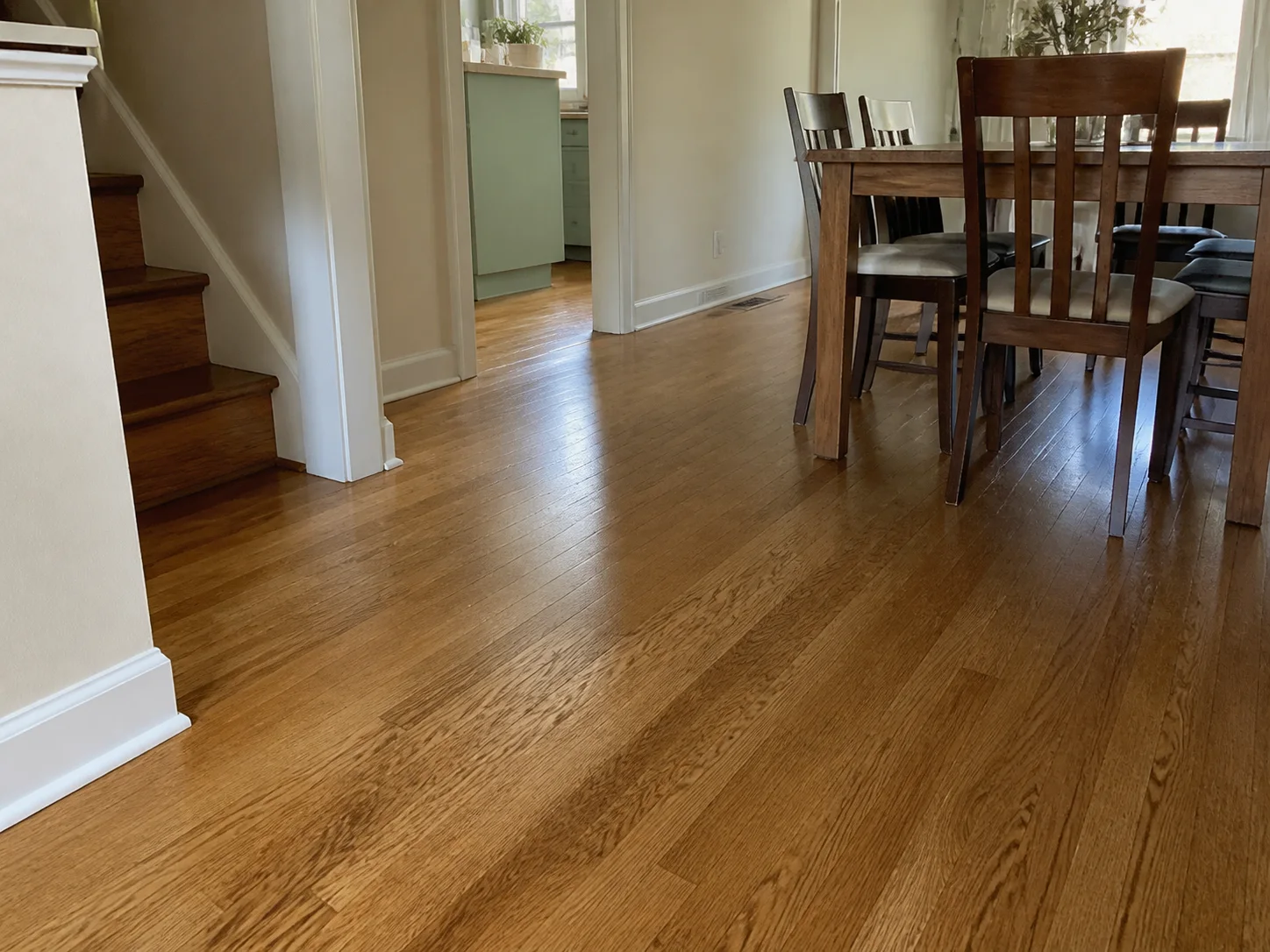 Oak floor with a renewed satin finish